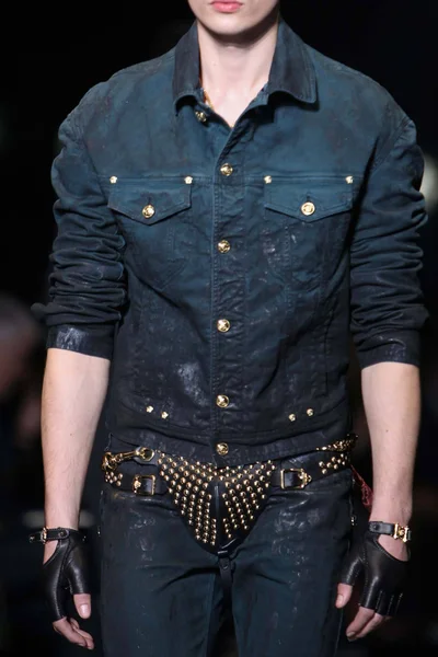 Look 70